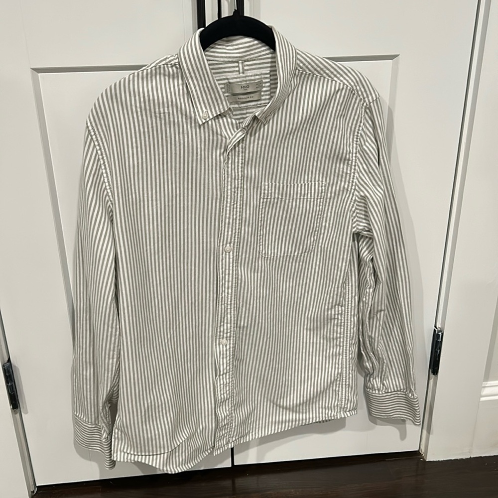 Mango MNG XS Button Down - purchased in Europe